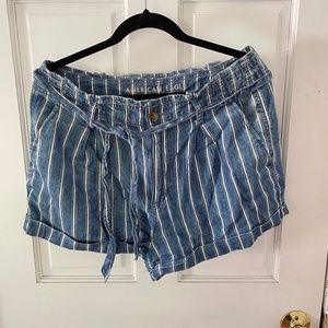 Size 12 American Eagle Shorts with Tie
